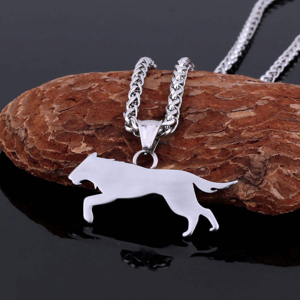 Collier Viking Loup Celtique en Acier Inoxydable - Amulette de protection - Idée Cadeau Homme Couleur Argent