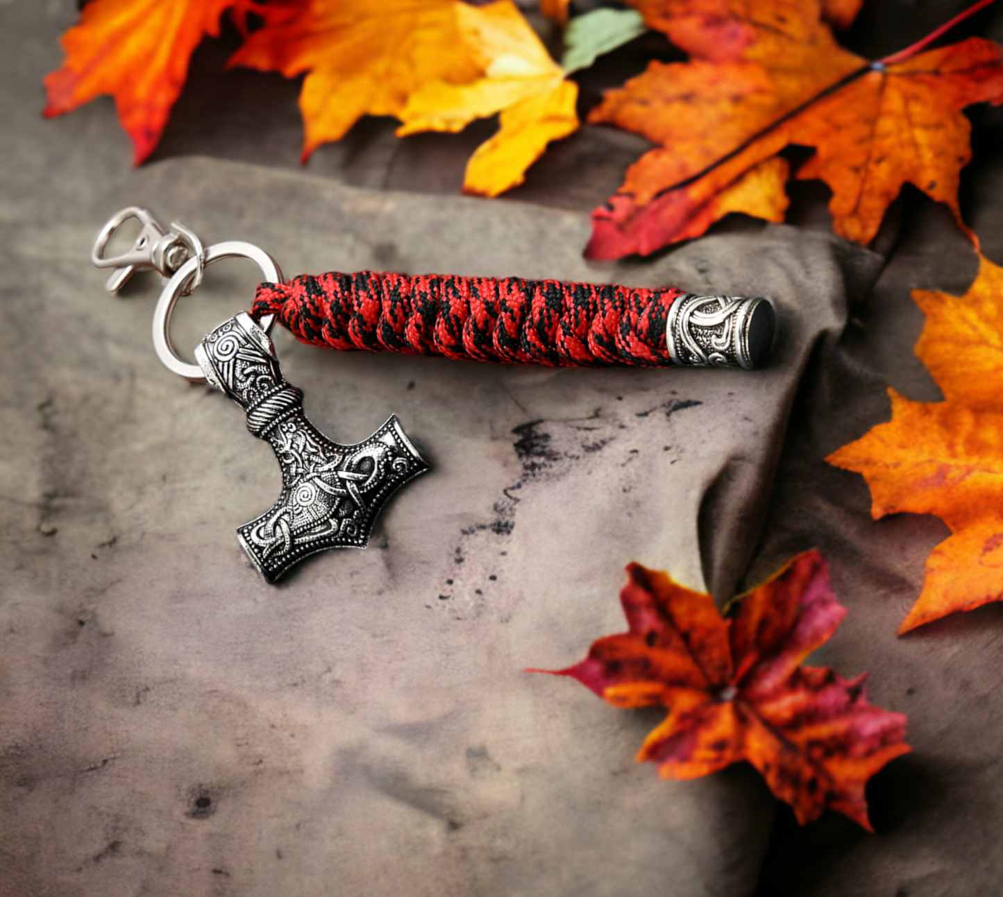 Porte-clés pendentif Viking Marteau de Thor Mjolnir Keychain en Paracorde Rouge Noir et Acier Inoxydable, fait à la main Idéal cadeau