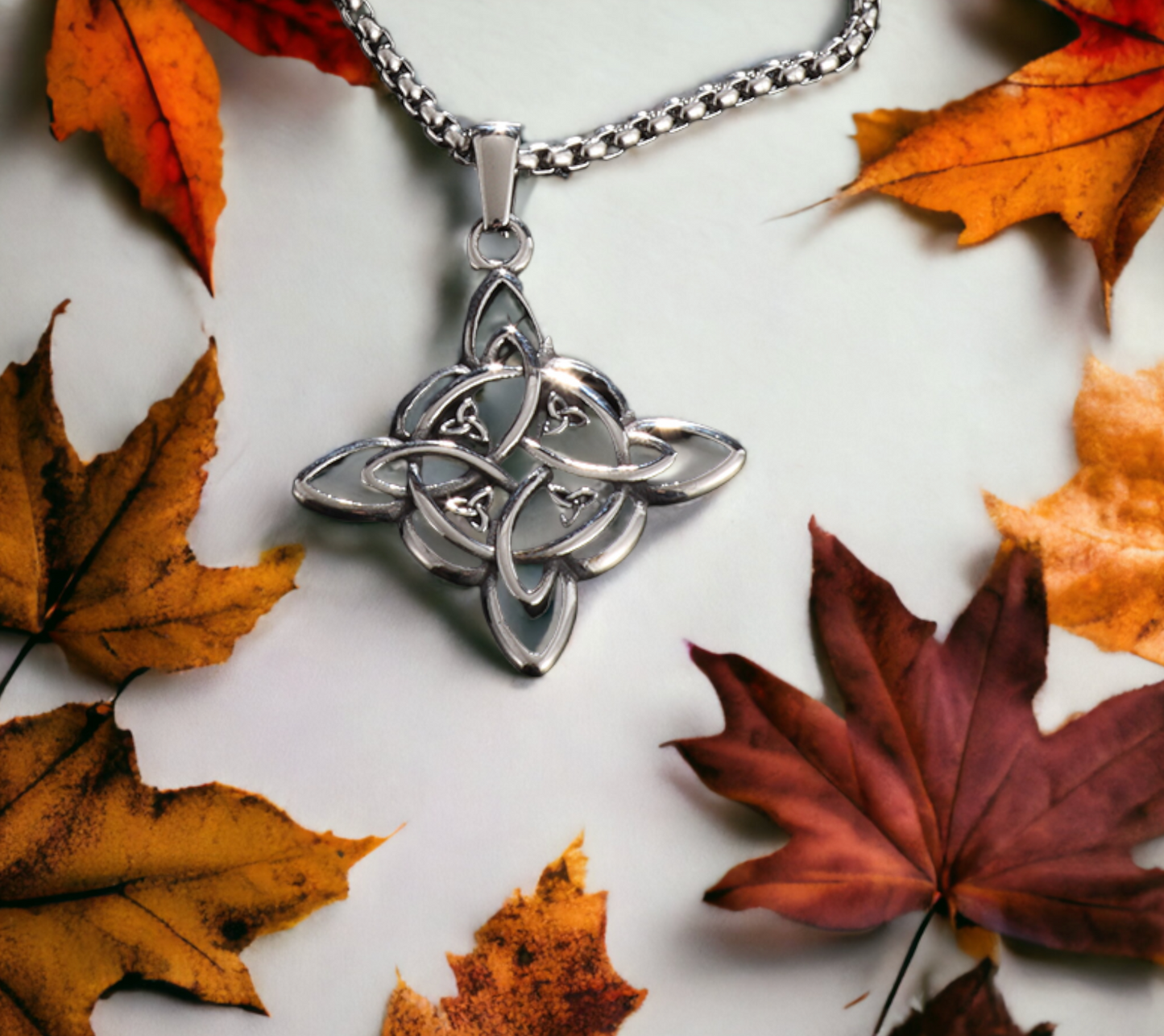 Collier Celtique Noeud de Sorcière et Triquetra Talisman de Protection Cadeau de Sorcellerie Païenne Wicca Bijoux Wicca fait à la main