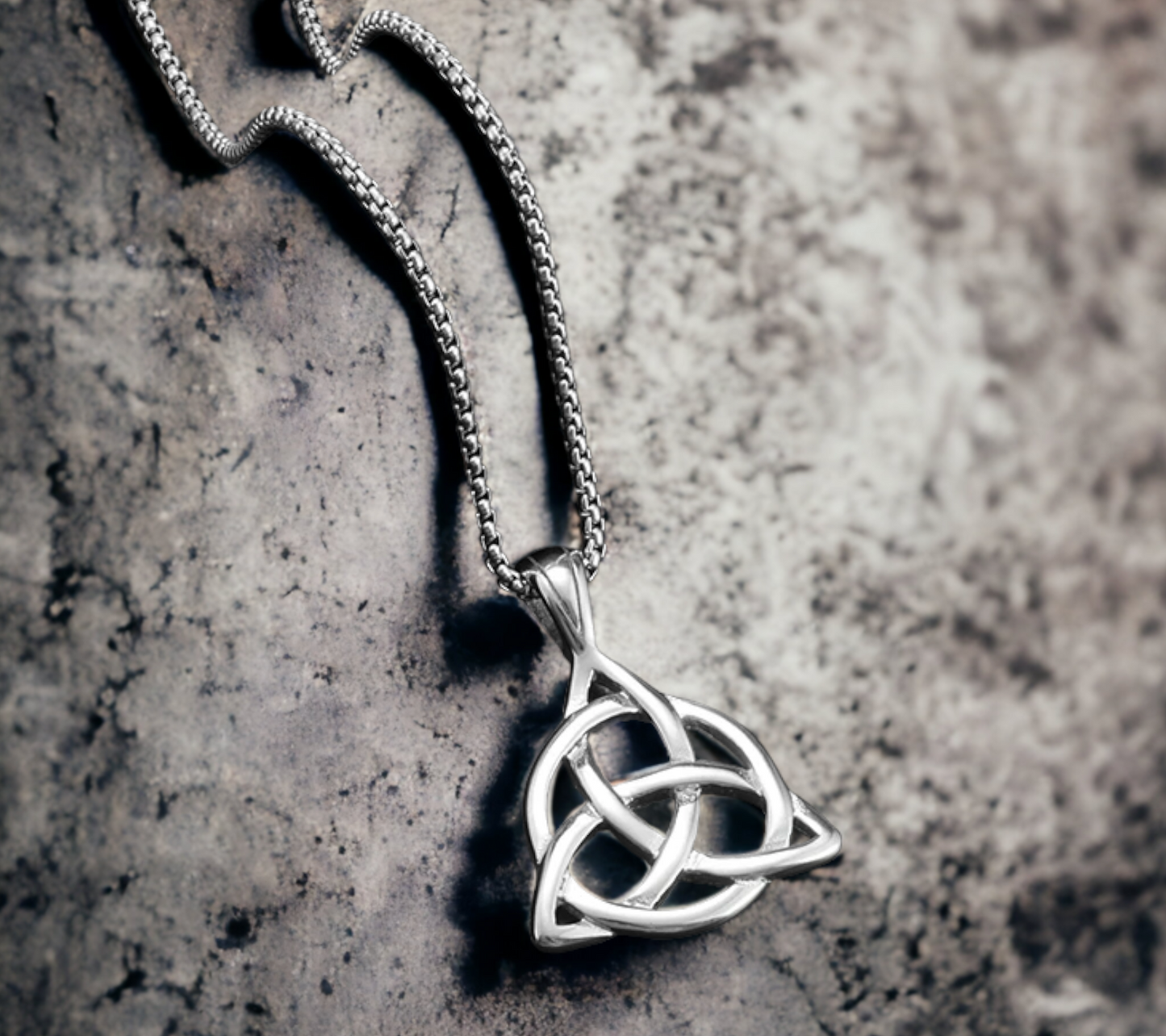 Collier Celtique Noeud de Sorcière et Triquetra Talisman de Protection Amulette de Sorcellerie Païenne Wicca Bijoux Wicca fait à la main