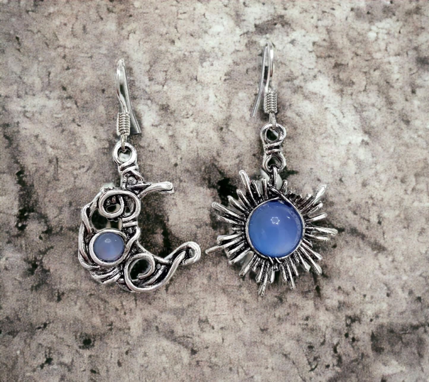 Boucles d'oreilles Celtique Soleil et Lune avec gemme artificielle Bleue de Style Nordique, faites à la main Cadeau Original Idéal Cadeau