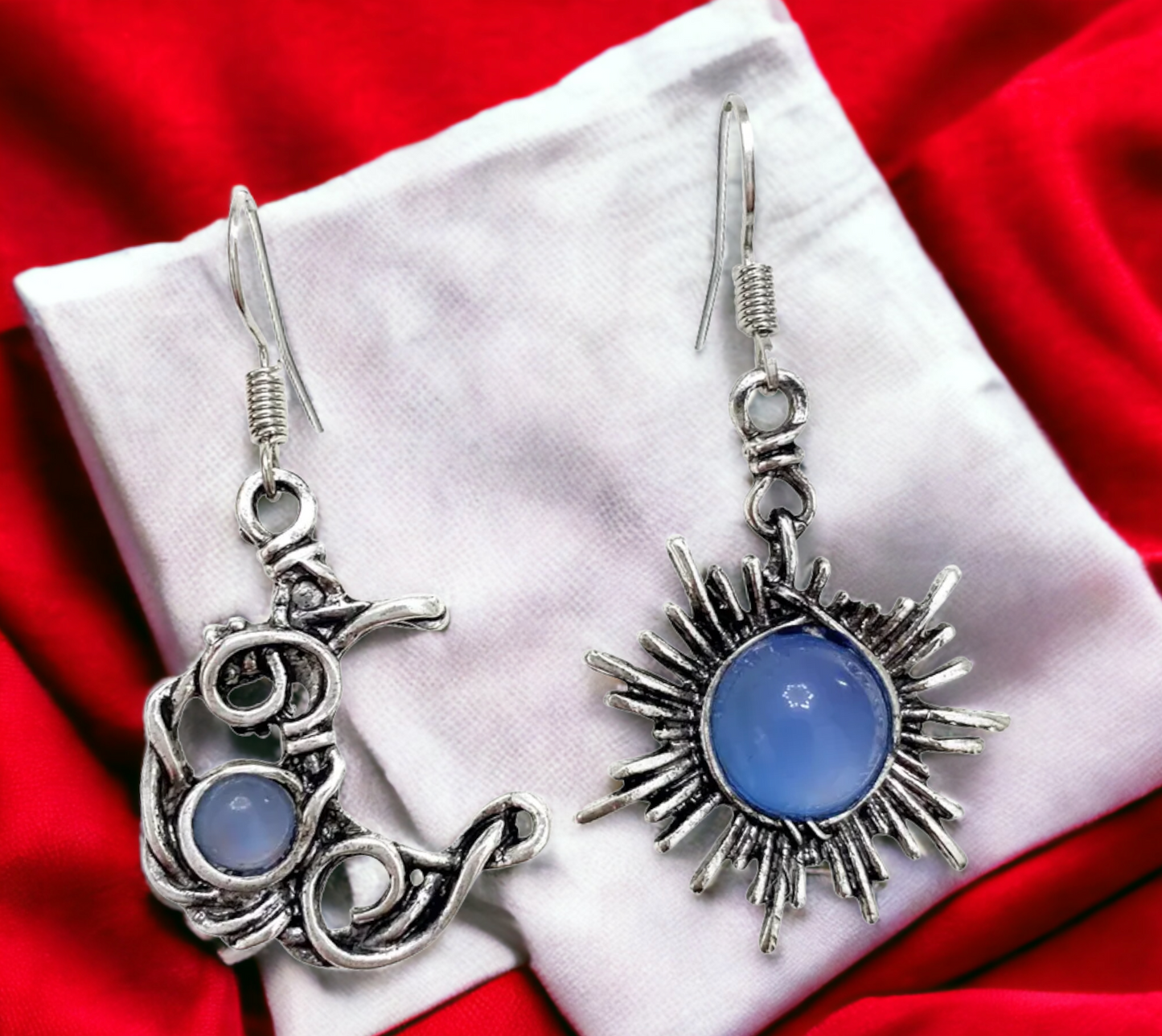 Boucles d'oreilles Celtique Soleil et Lune avec gemme artificielle Bleue de Style Nordique, faites à la main Cadeau Original Idéal Cadeau