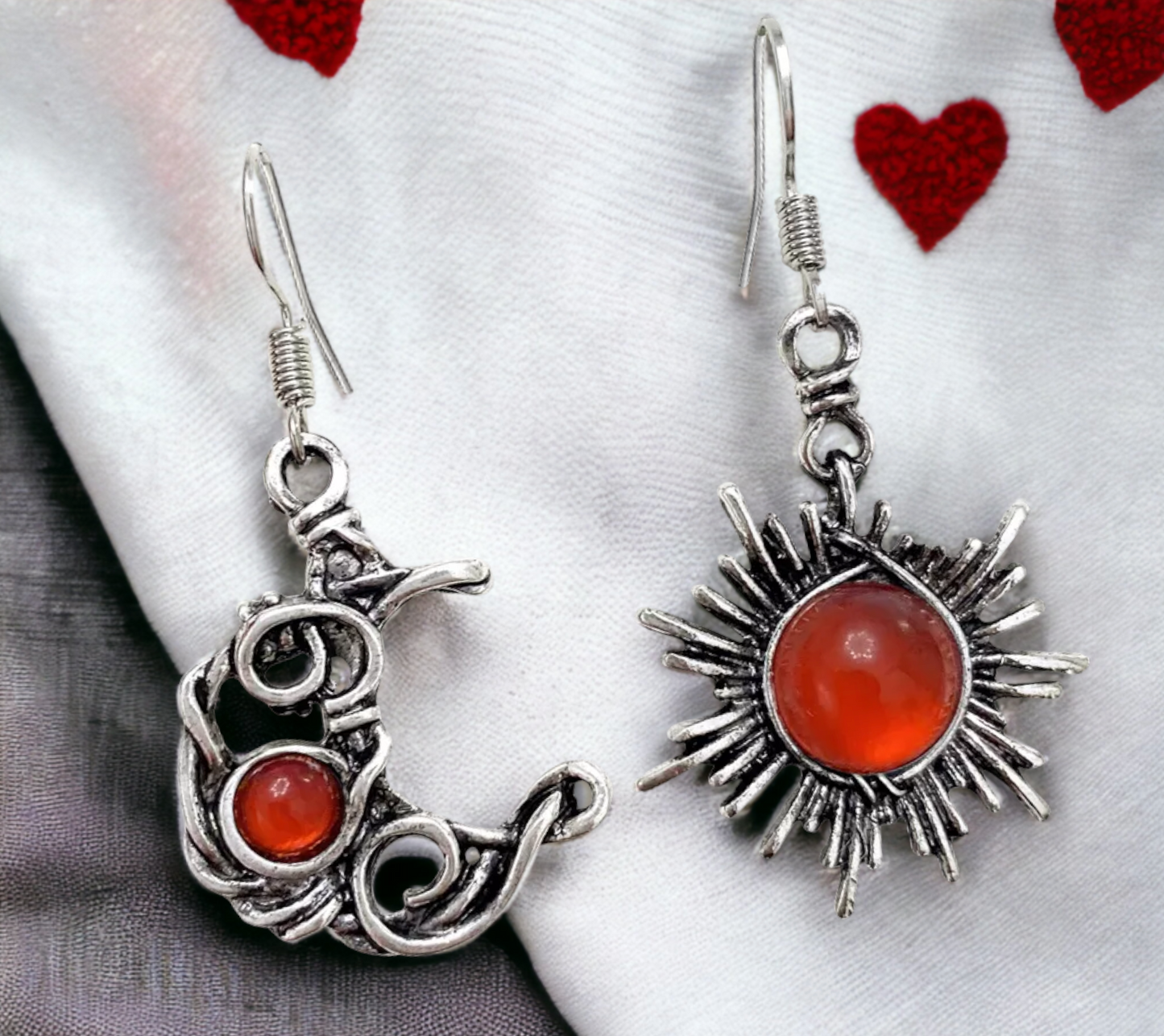 Boucles d'oreilles Celtique Soleil et Lune avec gemme artificielle Rouge de Style Nordique, faites à la main Cadeau Original Idéal Cadeau