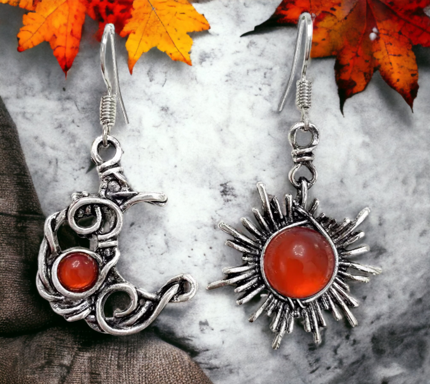 Boucles d'oreilles Celtique Soleil et Lune avec gemme artificielle Rouge de Style Nordique, faites à la main Cadeau Original Idéal Cadeau