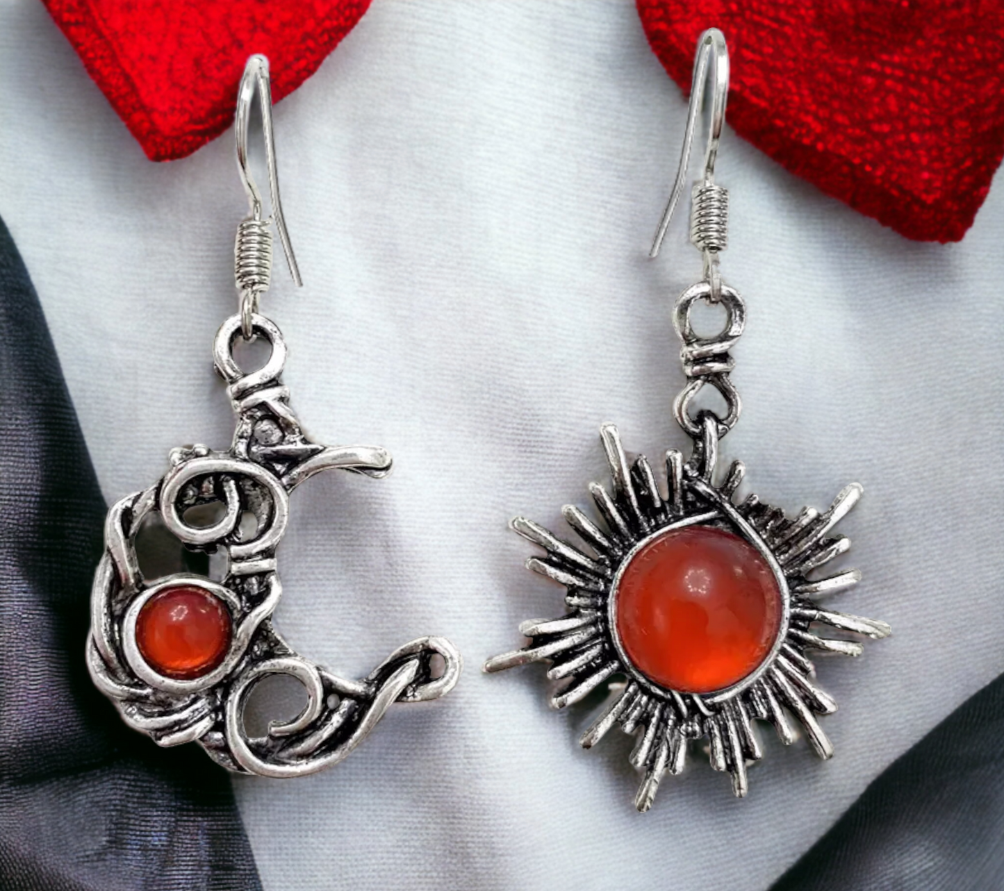 Boucles d'oreilles Celtique Soleil et Lune avec gemme artificielle Rouge de Style Nordique, faites à la main Cadeau Original Idéal Cadeau