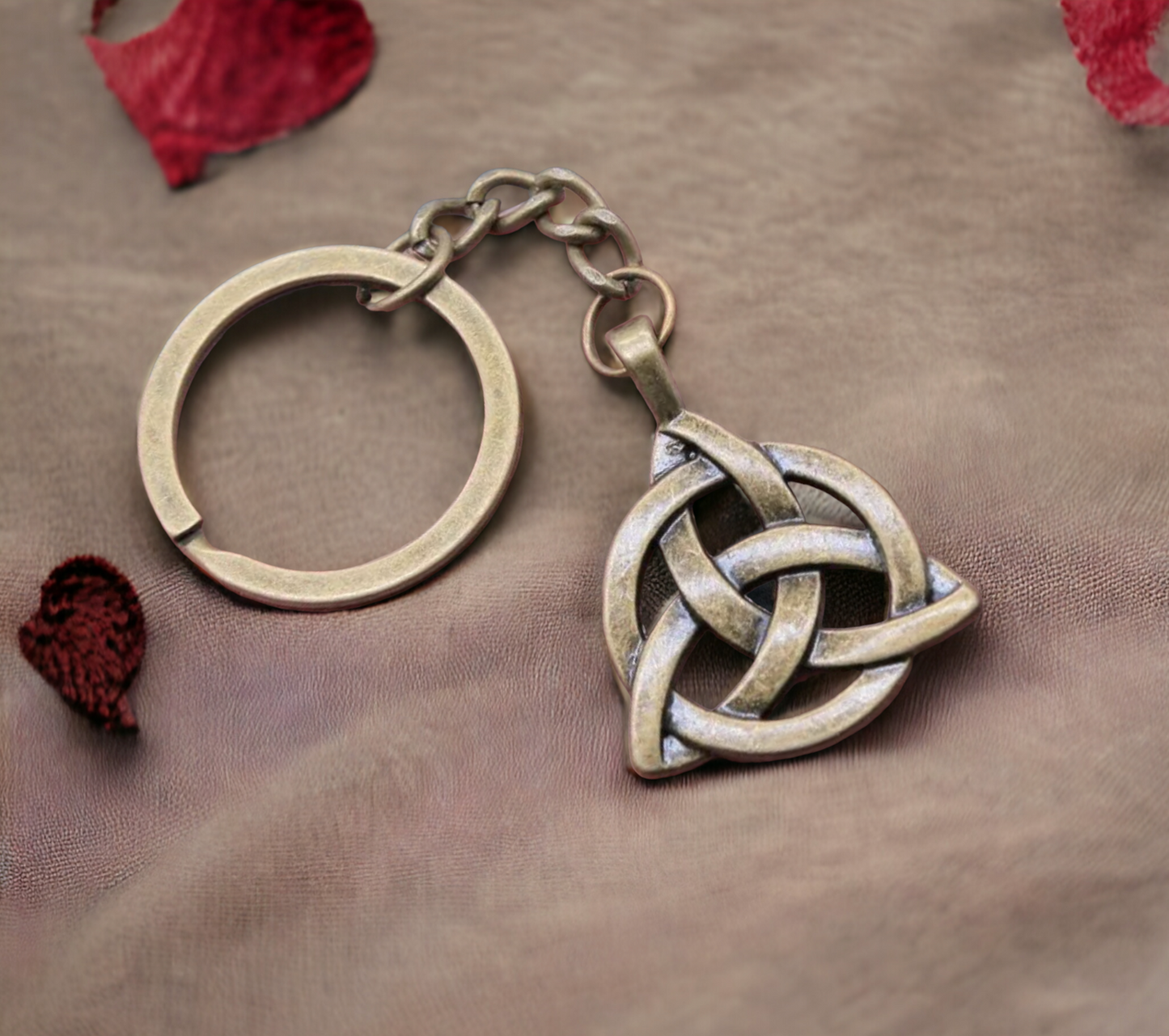 Porte-clés pendentif Celtique Triquetra Talisman de Protection Cadeau de Sorcellerie Païenne Wicca Bijoux Wicca fait à la main Idéal Cadeau