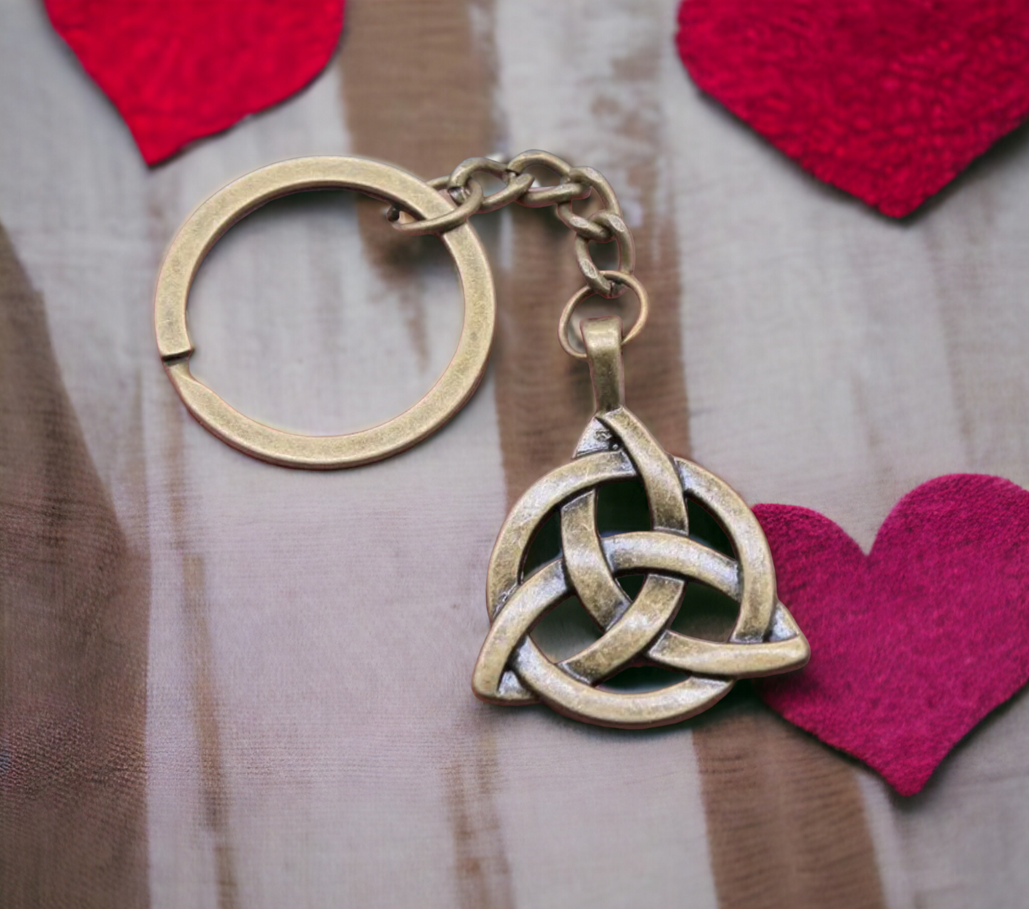 Porte-clés pendentif Celtique Triquetra Talisman de Protection Cadeau de Sorcellerie Païenne Wicca Bijoux Wicca fait à la main Idéal Cadeau