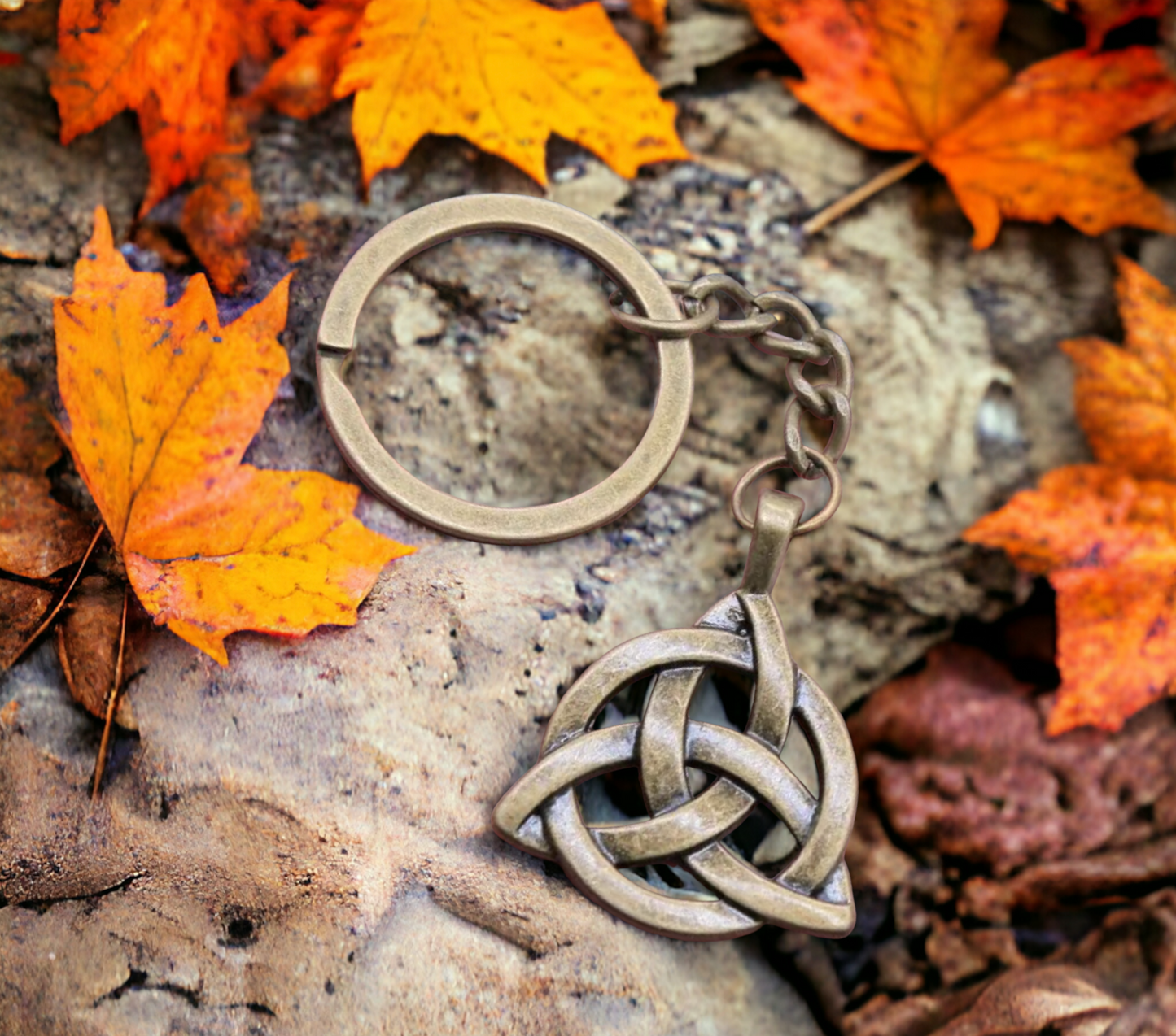 Porte-clés pendentif Celtique Triquetra Talisman de Protection Cadeau de Sorcellerie Païenne Wicca Bijoux Wicca fait à la main Idéal Cadeau