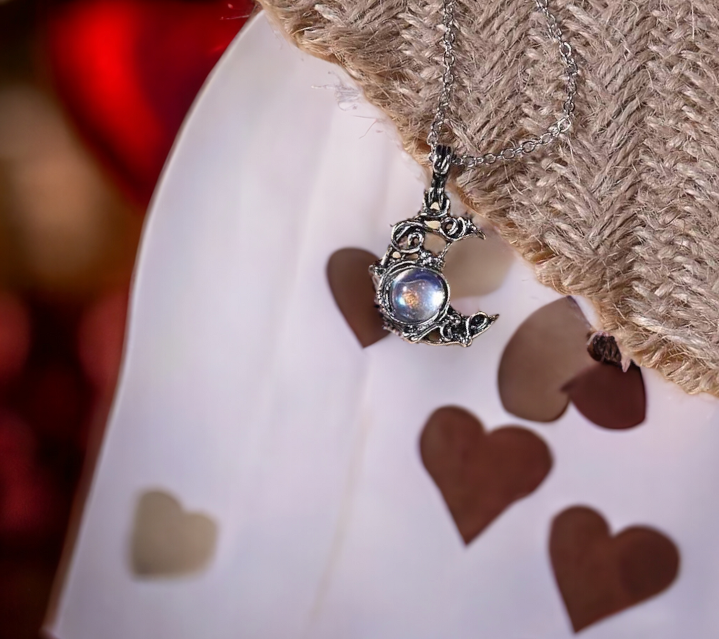 Collier Pendentif Lune Celtique et Pierre de Lune Gemme artificielle en Forme de Goutte d'eau fait à la main Cadeau Original