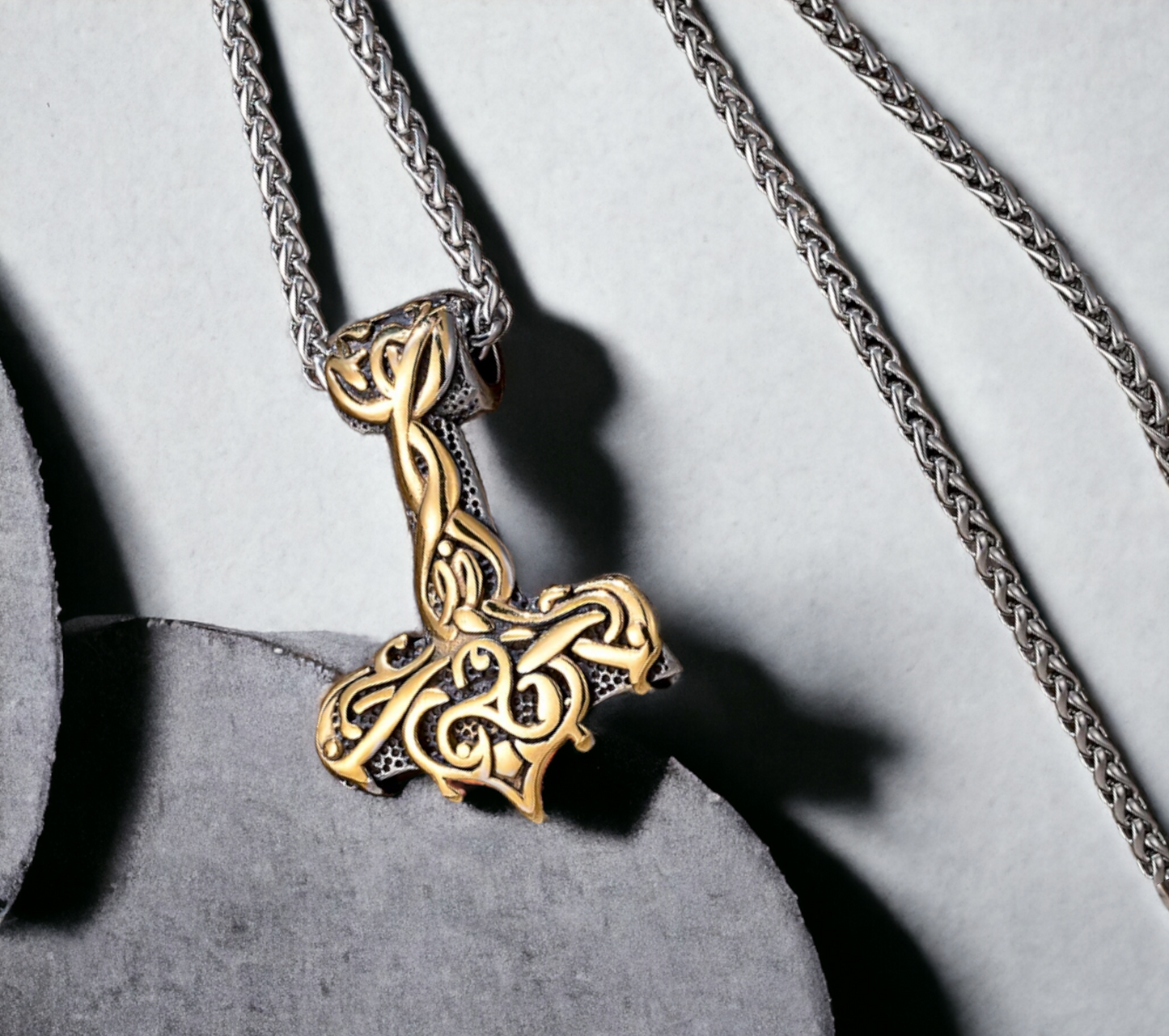 Collier Viking Mjolnir marteau de Thor Mythologie Nordique Celtique en Acier Inoxydable fait à la main Couleur Or et Argent Cadeau Original