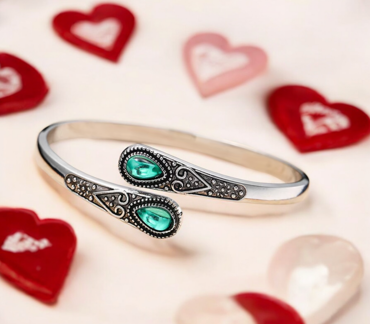 Bracelet Celtique Ajustable en Acier Inoxydable et Pierres Vertes, fait à la main Idéal Cadeau Original pour Femme