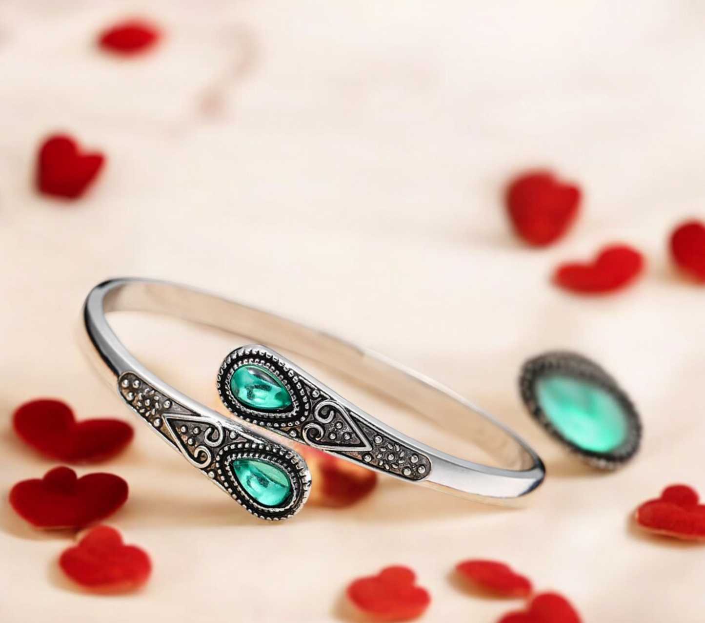 Bracelet Celtique Ajustable en Acier Inoxydable et Pierres Vertes, fait à la main Idéal Cadeau Original pour Femme