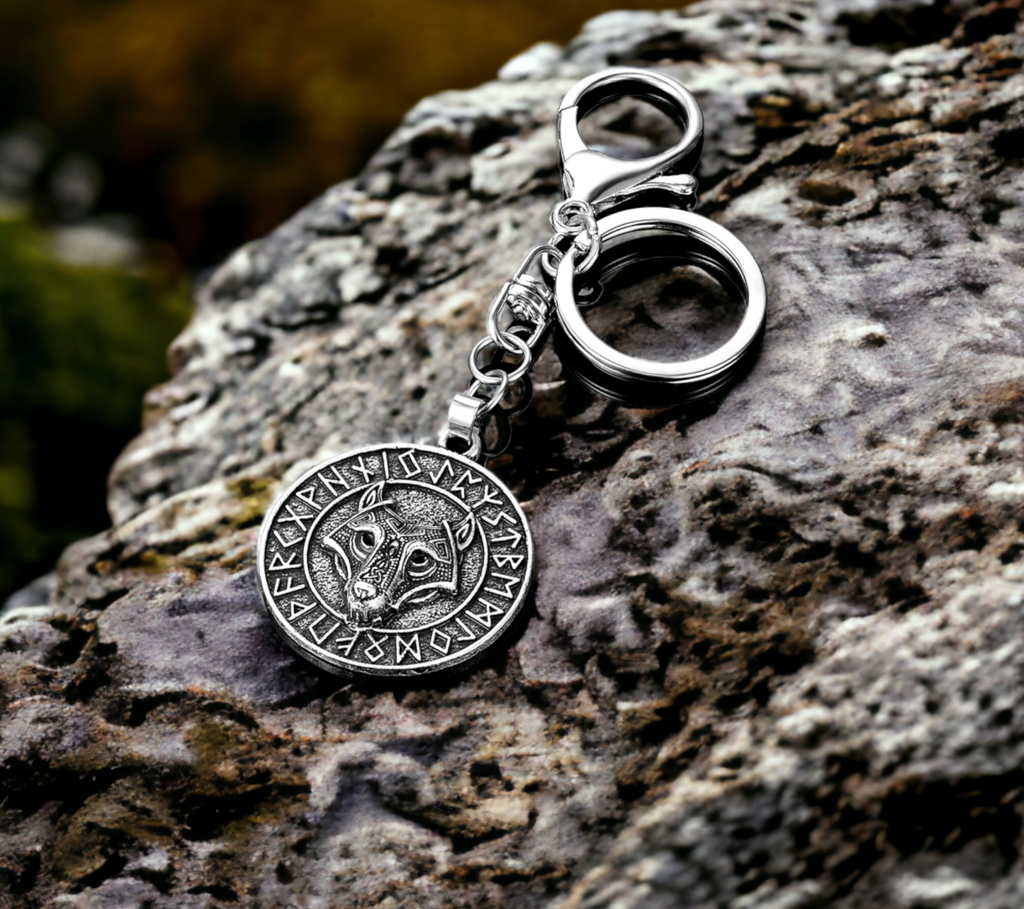 Porte-clés pendentif Viking Tête de Loup Fenrir Keychain Runes Viking Idéal Cadeau Original Amulette Viking - Accessoire Sac