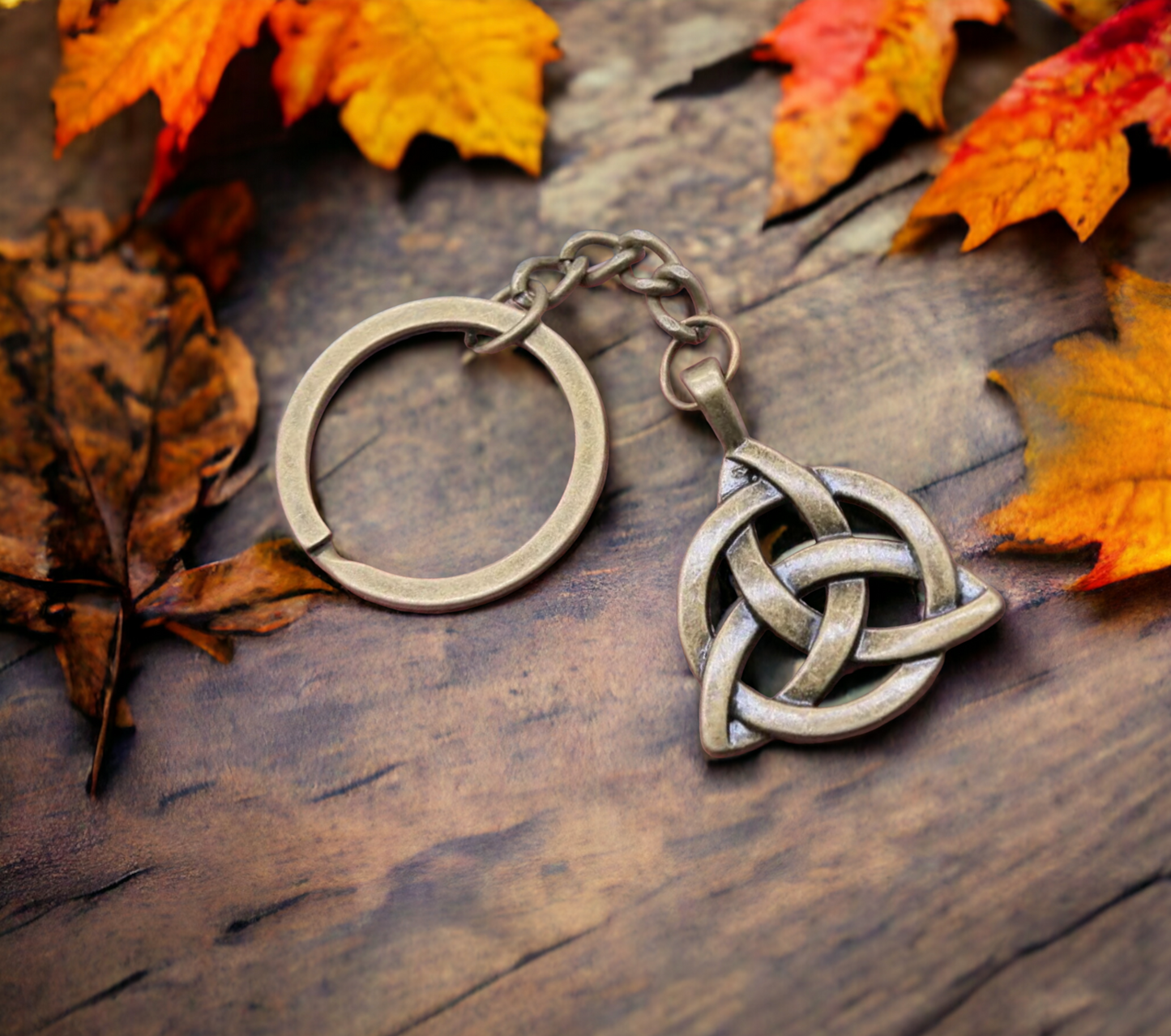 Porte-clés pendentif Celtique Triquetra Talisman de Protection Cadeau de Sorcellerie Païenne Wicca Bijoux Wicca fait à la main Idéal Cadeau
